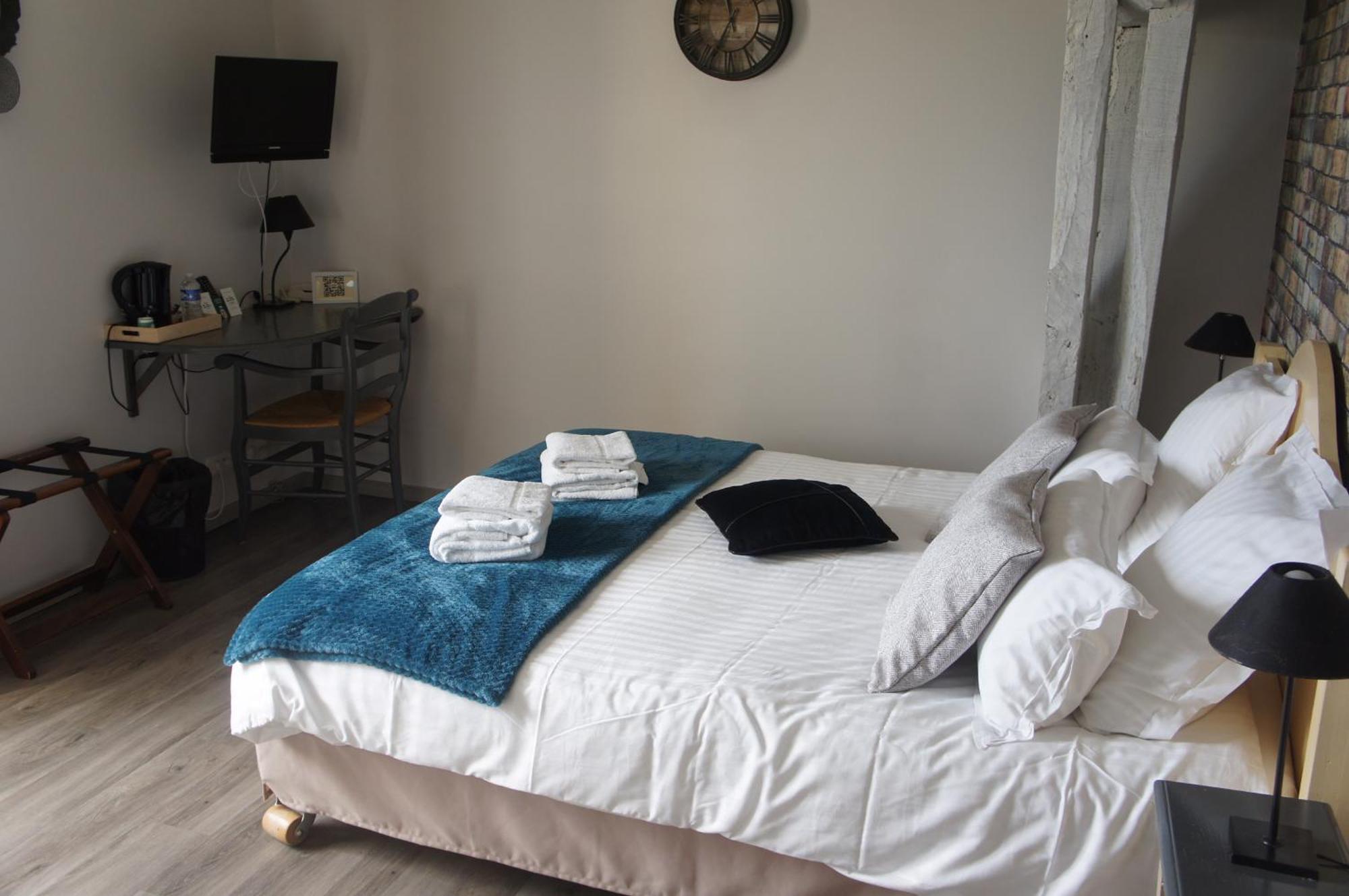 Logis Hotel Auberge De Cartassac Cressensac-Sarrazac Eksteriør bilde