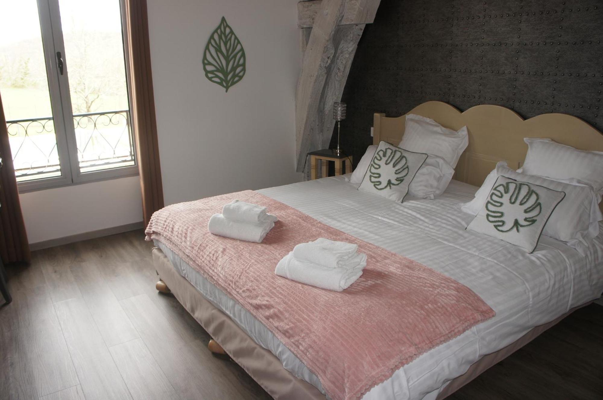 Logis Hotel Auberge De Cartassac Cressensac-Sarrazac Eksteriør bilde