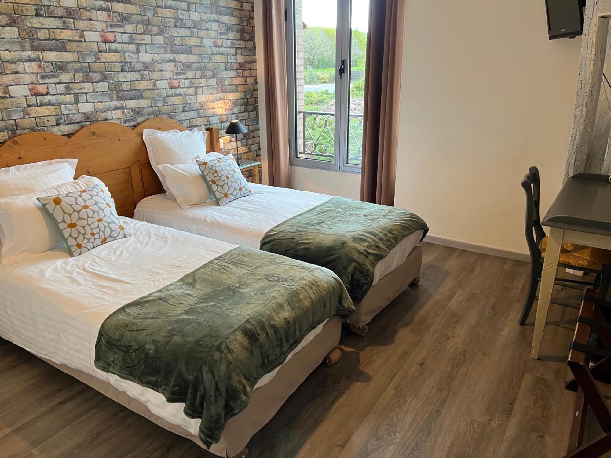 Logis Hotel Auberge De Cartassac Cressensac-Sarrazac Eksteriør bilde