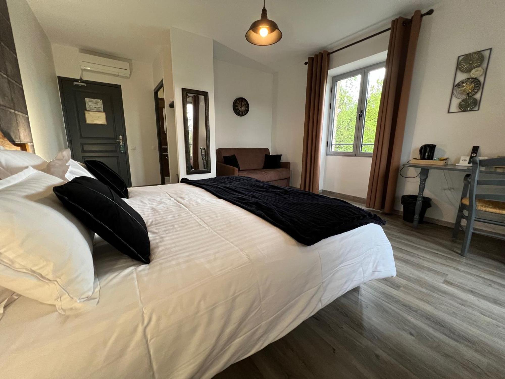 Logis Hotel Auberge De Cartassac Cressensac-Sarrazac Eksteriør bilde